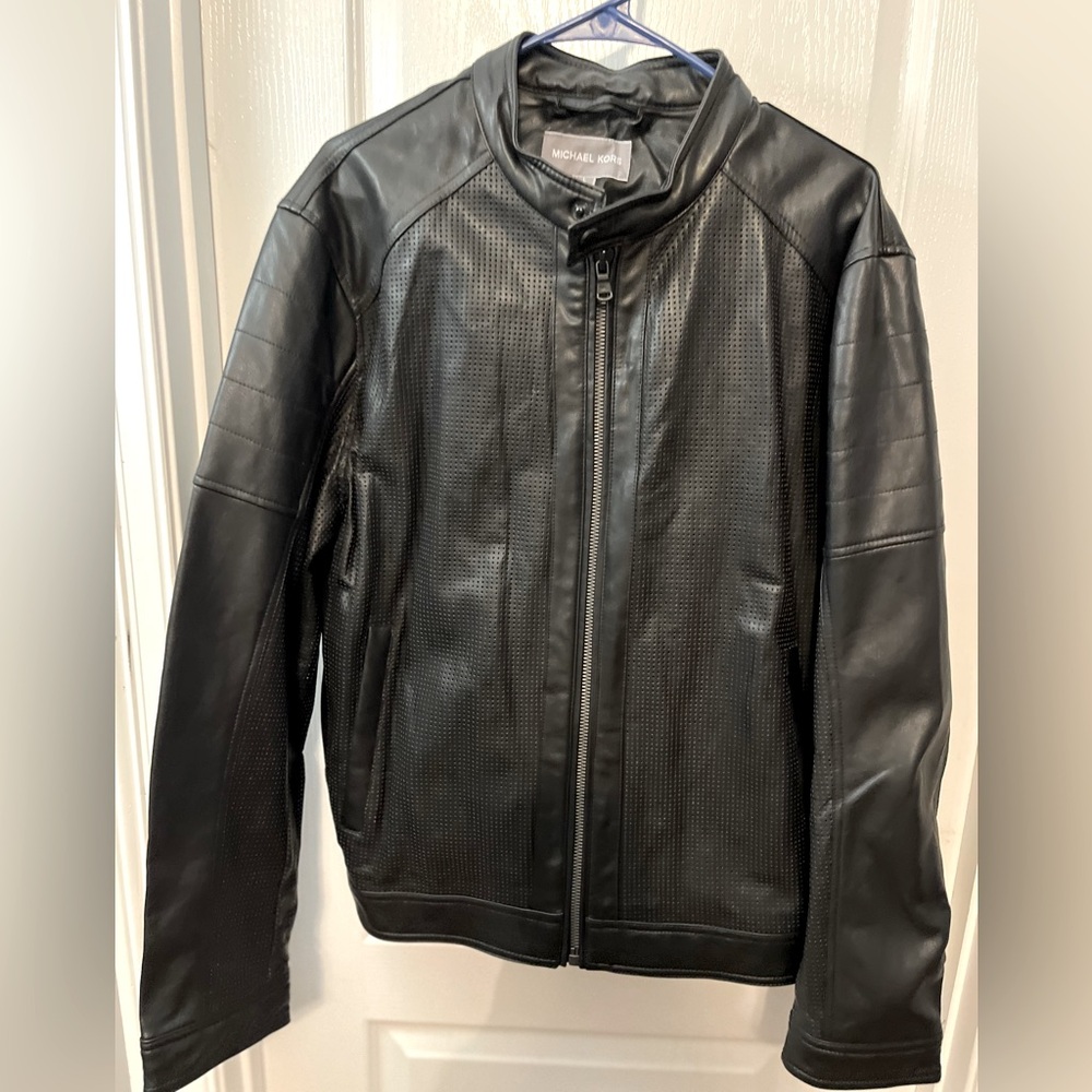 Michael Kors Men’s black leather jacket. Size L.